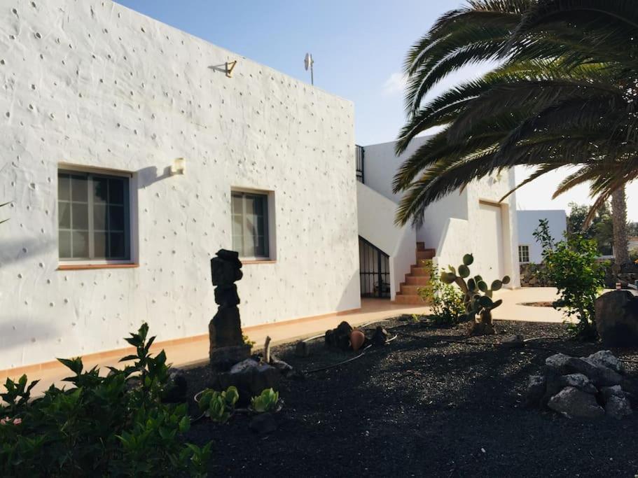 Casa Yukka Villa With Heated Pool Lajares Bagian luar foto